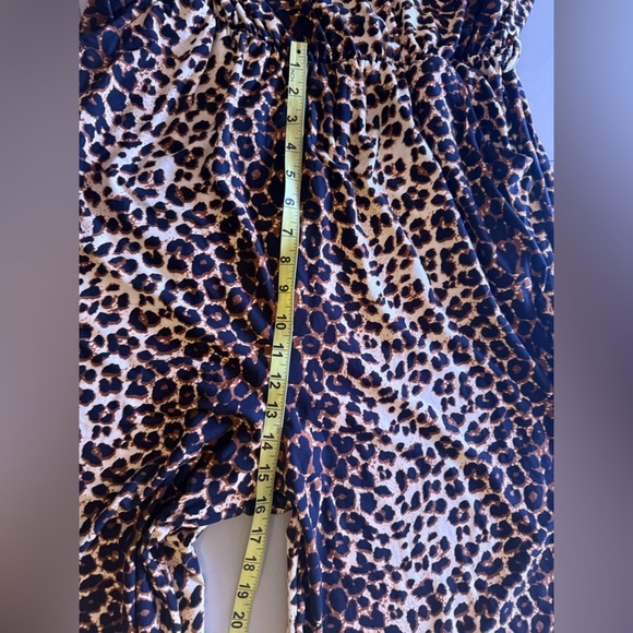 Plus Size Women’s sleeveless Leopard Print Jumpsuit size 3X pre-owned wide leg - Picture 11 of 16